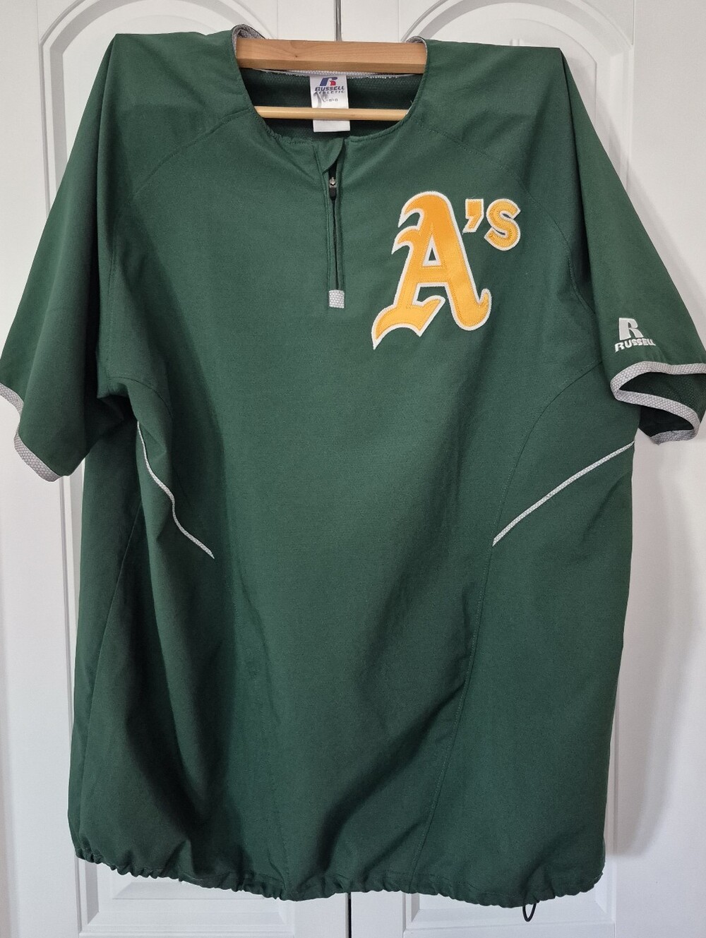 Oakland A's Quarter-Zip Warm-up Jersey Russell Athletic Men's Large